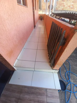 Imagem Casa com 3 Quartos e Espaço Gourmet no Bairro Violete, Alfredo Vasconcelos/MG