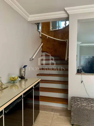 Imagem Casa alto padrão 318m² | 4 suítes | Piscina aquecida | 7 vagas | Swiss Park