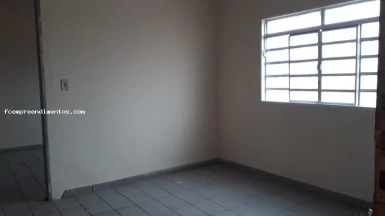 Imagem Sobrado para Venda em Limeira, Parque Residencial Abílio Pedro, 5 dormitórios, 2 banheiros, 1 vaga
