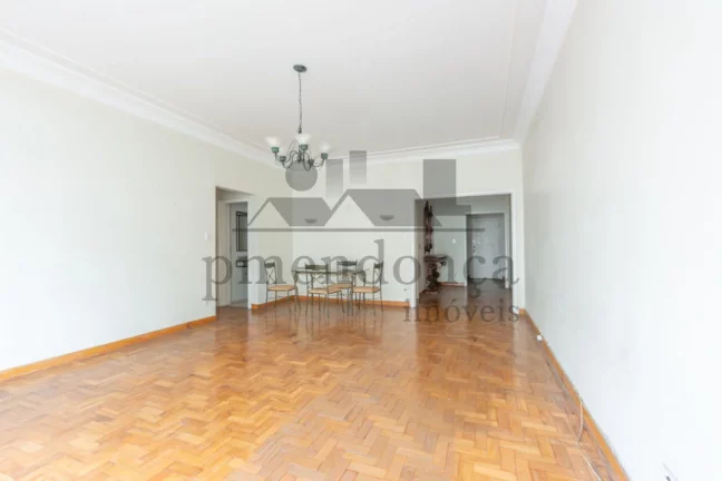 Imagem Apartamento em prédio charmoso na Rua Baronesa de Itu, 3 quartos (1 suíte) e 1 vaga.