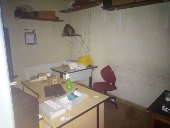 Imagem Barracão comercial em excelente localização contendo 01 WC com lavabo e 01 escritório. - Atual.2...