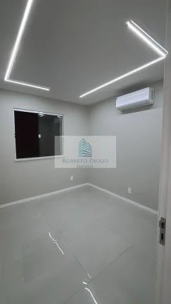 Imagem Apartamento à venda em Copacabana-RJ: 3 quartos, 1 suíte, 1 sala, 3 banheiros, 120m² de área. Venha conferir!