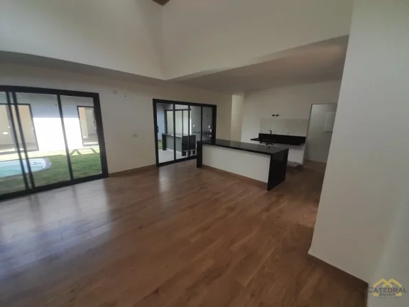 Imagem Casa térrea de esquina a venda no condomínio Villa Verde em Jundiaí.