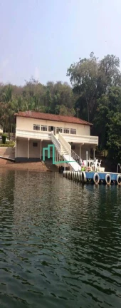 Imagem Venha passar o natal nesse paraíso em Rifaina. -Acomoda ate 40 pessoas em camas -Com 2 casas, a casa de baixo conta com 4 suítes, sendo 2 das suítes