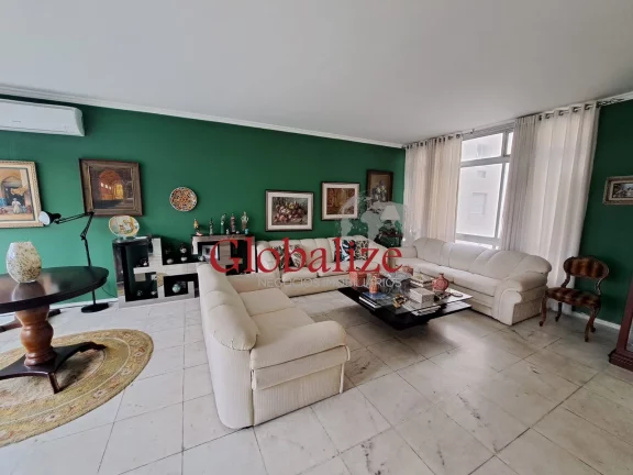 Imagem Apartamento à venda com 345m², 3 dormitórios, 2 suítes, closet, 2 vagas, dependência, quadra da praia por R$ 1.600.000,00 no Gonzaga em Santos