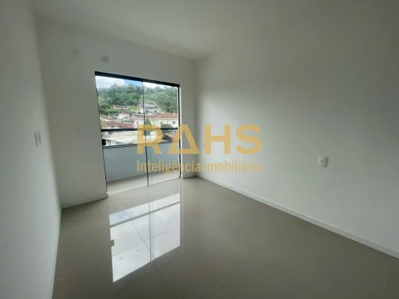 Imagem Apartamento com 1 suíte mais 2 quartos à venda no Bairro Iririú em Joinville - SC, por R$ 385.000...