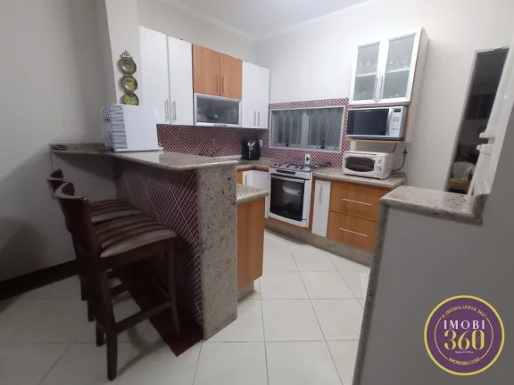 Imagem Sobrado com 03 dormitórios e 02 vagas de garagem próximo Guilhermina Esperança