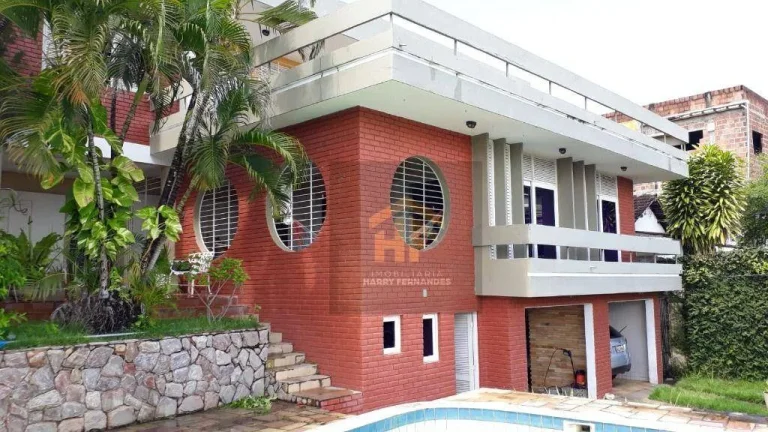 Imagem Casa com Piscina de 4 Quartos em Cajueiro, Recife