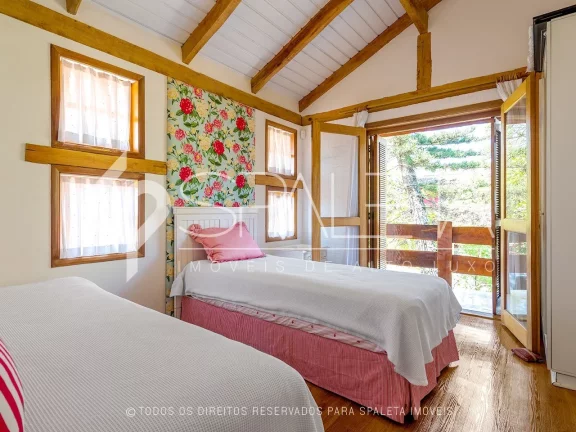 Imagem Lindíssima e aconchegante residência de campo à venda no condomínio Morada dos Pássaros em Barueri