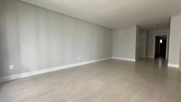 Imagem Apartamento de 3 suítes e 2 vagas de garagem no centro de Balneário Camboriú/SC