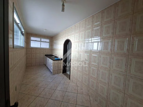 Imagem À VENDA – CASA DUPLEX com 3 quartos / 2 suítes / 2 vagas cobertas com 264 m² em via de grande circulação no Centro de Vila Velha.
