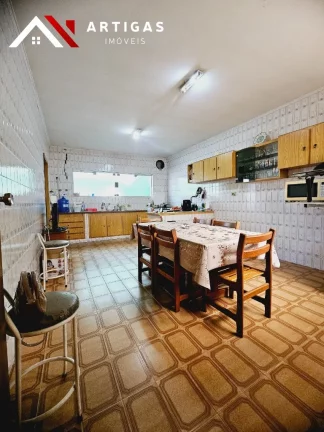 Imagem Oportunidade imperdível: Casa com 3 quartos e 2 vagas de garagem na Vila Palmares, Santo André-SP!