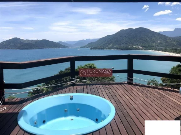 Imagem Linda Casa Alto Padrão com Vistas da Praia da Enseada - Ubatuba - SP.