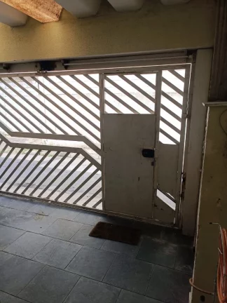 Imagem Sobrado à Venda em Santo André-SP, Bairro Casa Branca: 3 Quartos, 1 Suíte, 2 Banheiros, 2 Vagas e 120m² de Área