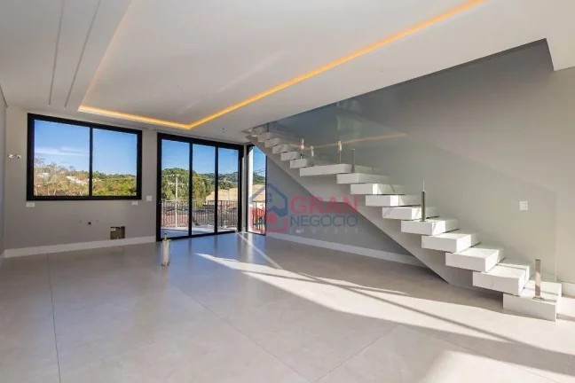 Imagem Casa alto padrão a venda próximo ao parque Tingui