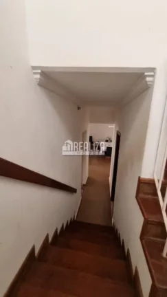 Imagem Casa com 6 Dormitórios no Bairro Fabrício - em Uberaba