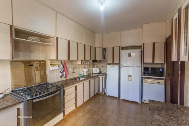 Imagem Casa ampla em lote de 360m², localizada no bairro Santa Inês, ideal para quem busca espaço, confo...