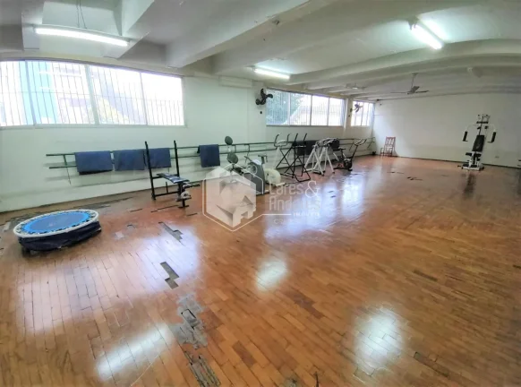 Imagem Apto à venda, 78m² com 3 dorms., sala com varanda, cozinha e dorms. com armários, Vista deslumbrante Santana, 1 vaga e lazer com piscina aquecida.