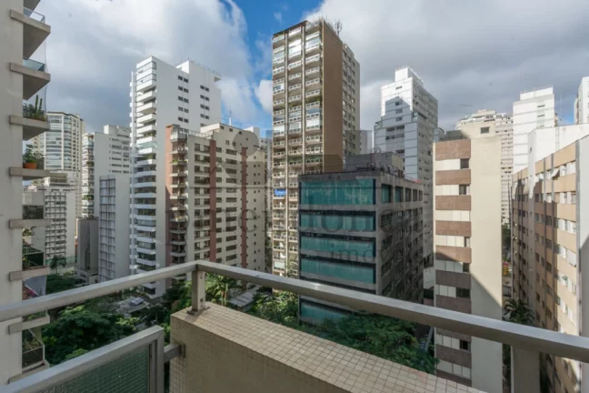 Imagem Apartamento reformado em Higienópolis com 188m², pronto para morar.