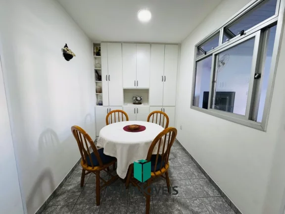 Imagem Apartamento Amplo frente para a rua 02 quartos (01 suíte), Garagem, Área Externa, Praia do Morro
