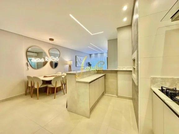 Imagem Belíssimo apartamento Mobiliado e decorado, pertinho do mar