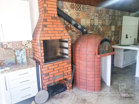 Imagem Casa com 3 dormitórios à venda, 250 m² por R$ 890.000,00 - Panorama - Teresópolis/RJ