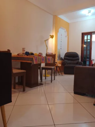 Imagem VENDO ÓTIMA CASA 115M² 2 QUARTOS RUA ANTONIO HOLANDA REALENGO - RJ