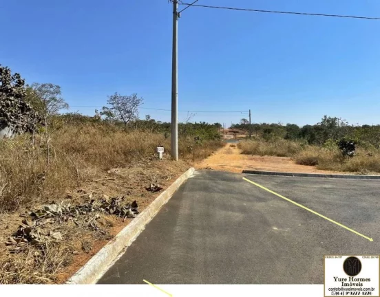 Imagem Lote de Esquina com 346,60 Metros no Loteamento Lagoa Golden