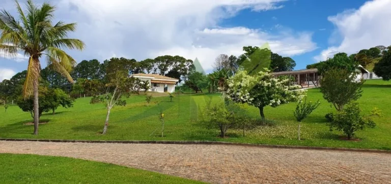 Imagem Mansão à Venda na Beira da Represa de Piracaia – Exclusividade e Sofisticaç
