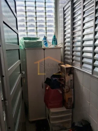 Imagem TERRENO COM 2 CASAS À VENDA.
Casa 1: 3 dormitórios, sendo 1 suíte com hidromassagem, 3 salas, coz...