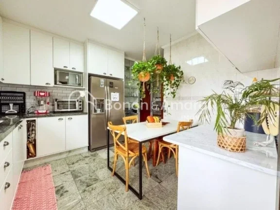 Imagem Este apartamento oferece 174 m² de área total e 148 m² de área construída, distribuídos de for...