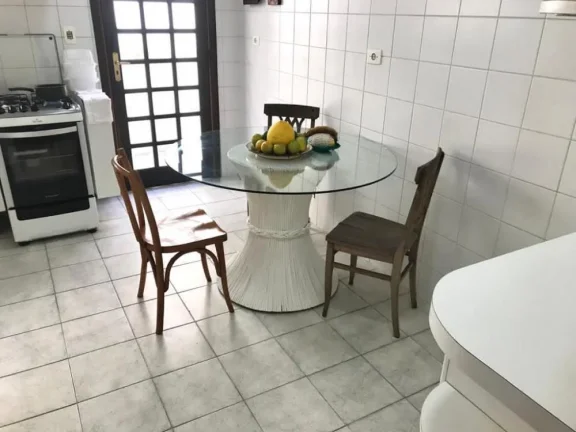 Imagem Casa no Res. Alpha 9 - 300m²
