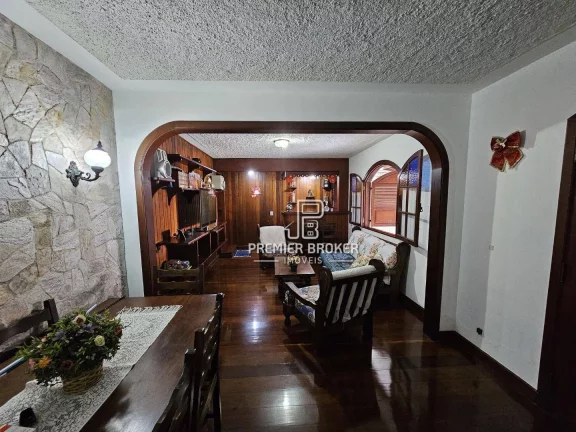 Imagem Casa à venda, 238 m² por R$ 1.200.000,00 - Tijuca - Teresópolis/RJ