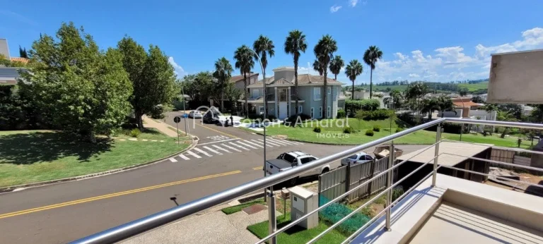 Imagem Casa a venda no Alphaville Dom Pedro : Sobrado moderno, com muita luz natural e uma vista fantástic...