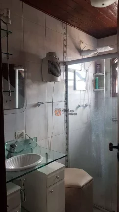 Imagem Sobrado com 3 dormitórios à venda, 206 m² por R$ 1.150.000 - J Jaguaribe - Campos do Jordão/SP