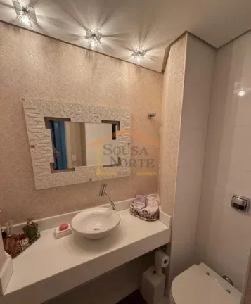 Imagem Apartamento totalmente reformado e mobiliado, com 268m², 4 dormitórios, sendo 4 suítes, ampla sal...