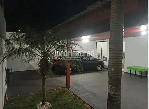 Imagem Ótima casa no Jardim Neman Sahyun com 3 quartos sendo 01 suíte, sala, cozinha americana, banheiro social, com 155 metros de construção.