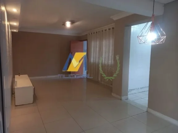 Imagem Casa para Venda com 148m², 3 dormitórios sendo 2 suítes, churrasqueira, 2 vagas.