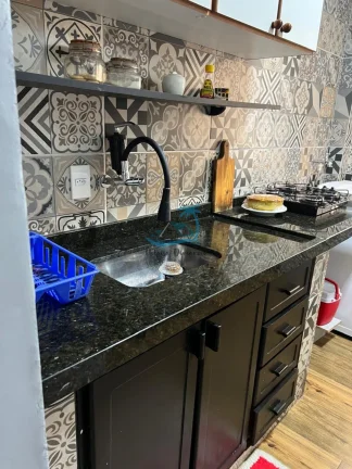 Imagem Apartamento com 78m² todo reformado a venda na Barra da Lagoa em Ubatuba, 2 dormitórios, 2 banheiros, 1 vaga.