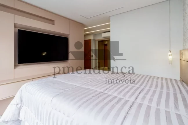 Imagem Apartamento com Design Contemporâneo no Alto da Lapa, 3 suítes e 3 vagas.