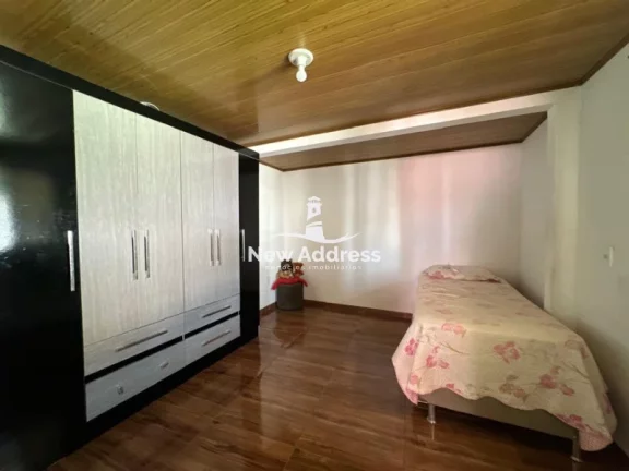 Imagem Casa em Alto Lage: 300 m², 5 quartos, 3 banheiros, garagem. Dois pavimentos. Financiável.