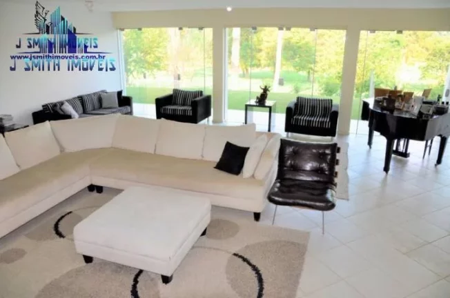 Imagem CASA DE ALTO PADRÃO NUM DOS MELHORES CONDOMÍNIOS DA REGIÃO DA GRANJA VIANA, COM CAMPO DE GOLF.

A...