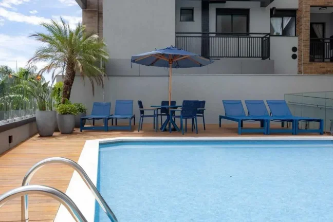Imagem Apartamento semi-mobiliado com 2 suítes e 2 vagas de garagem na Praia dos Amores
