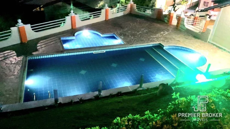 Imagem Casa à venda, 162 m² por R$ 850.000,00 - Bom Retiro - Teresópolis/RJ