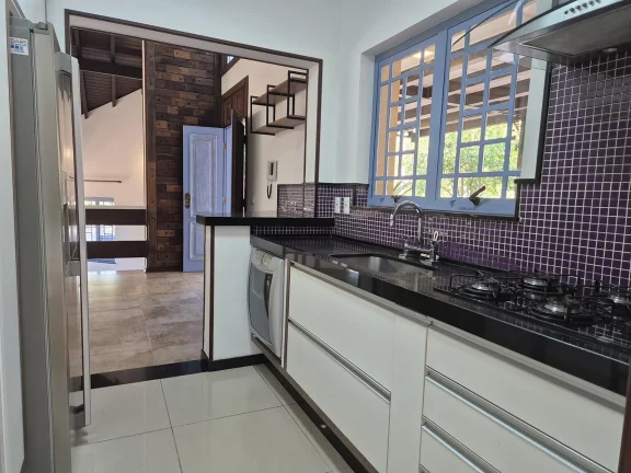 Imagem Casa dos Sonhos em Condomínio Flamboyant – Vista Exclusiva para a Pedra Grande, Atibaia/SP