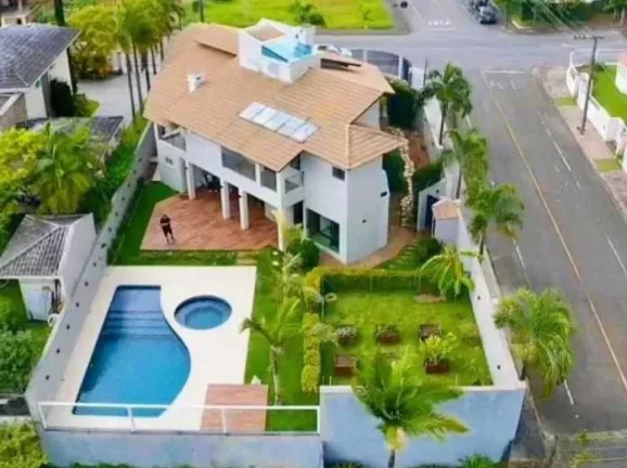 Imagem Casa alto padrão com 4 suítes e 7 vagas de garagem sendo 4 cobertas em Jaraguá do Sul/SC