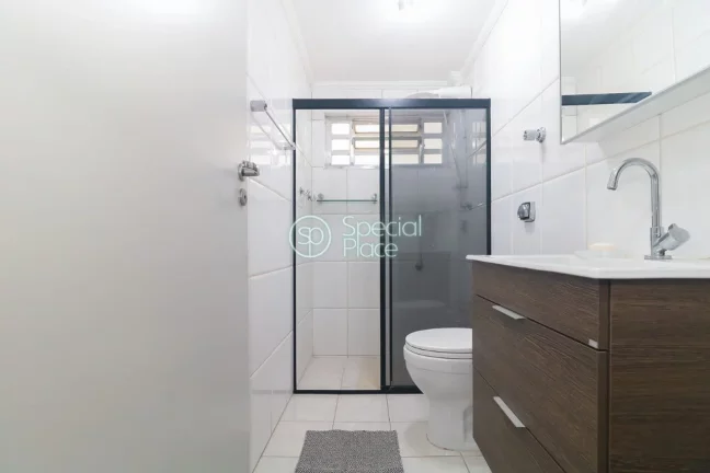 Imagem Ótimo apartamento em Moema. São 125m2 de área privativa, 3 dormitórios e 1 vaga na garagem. Sala...