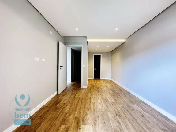 Imagem Maravilhoso Sobrado com 3 dormitórios à venda, 195 m² por R$ 990.000 - Capão da Imbuia - Curitiba/PR