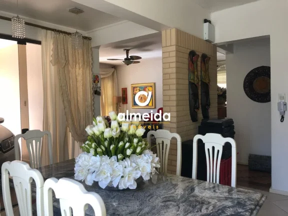 Imagem CASA 3 DORMITÓRIOS NO CENTRO DE SANTIAGO
