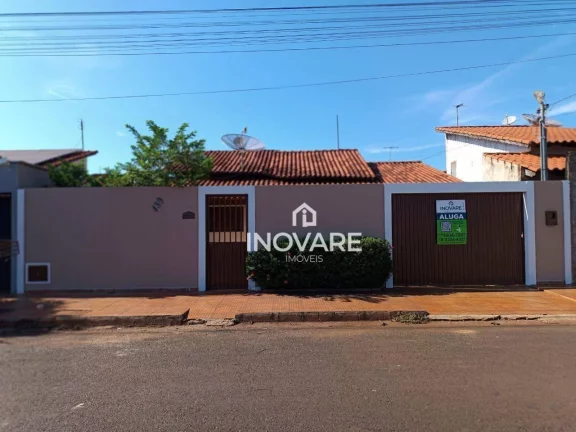 Imagem Casa com 3 dormitórios à venda, 200 m² por R$ 370.000,00 - Jardim Adelaide - Itumbiara/GO